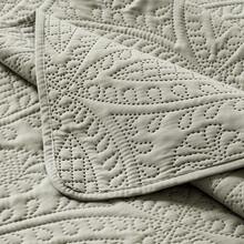 2/3pcs Minimalist Style Ultrasonic Embossed Quilt Set(1 Quilt + 1/2 Pillowcases), 100% Microfiber Lightweight Breathable Easy Care Summer Bedding Set, Durable, Full/Queen Size Bedspread Set, Bedspread For All Seasons, Beautiful Room Decor - Grey - View 9