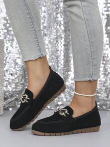 1 Paar Vintage Damen Loafer, Obermaterial aus Wildleder mit bedruckter Ketten-Dekoration, atmungsaktiv und bequeme Slip-On Flache Schuhe, geeignet für Partys, Dates, Tänze, täglichen Lässig-Stil, Strand, Innenbereich, Straße, Campus-Tragen