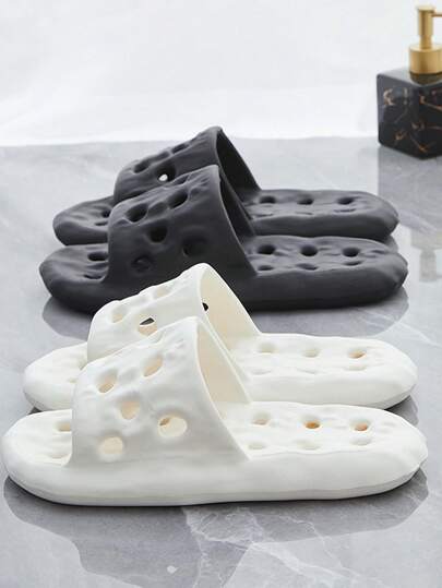 1双家用浴室拖鞋，EVA透气防水，防滑防臭，室内保暖拖鞋，适合闺蜜节、狗狗、嘉年华、派对装饰、鞋子、春夏精选、伴娘礼物、房间、卧室装饰、海滩、旅行、男士、女士、度假等场合。