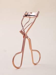 可替换套装：1 个高品质睫毛夹 + 15 个可替换睫毛夹垫，一次性解决睫毛问题，无需重复购买，精致手动睫毛夹，轻松卷翘睫毛，适合家庭和商业使用，也适合商业分销，方便旅行携带，价格实惠的化妆工具，经济实惠的化妆配件，价格低廉的商品，化妆用品，价格实惠，送给女性的礼物，送给她的礼物，情人节礼物，赠品，旅行，便宜货，旅行必备 - 金色 - 查看 4