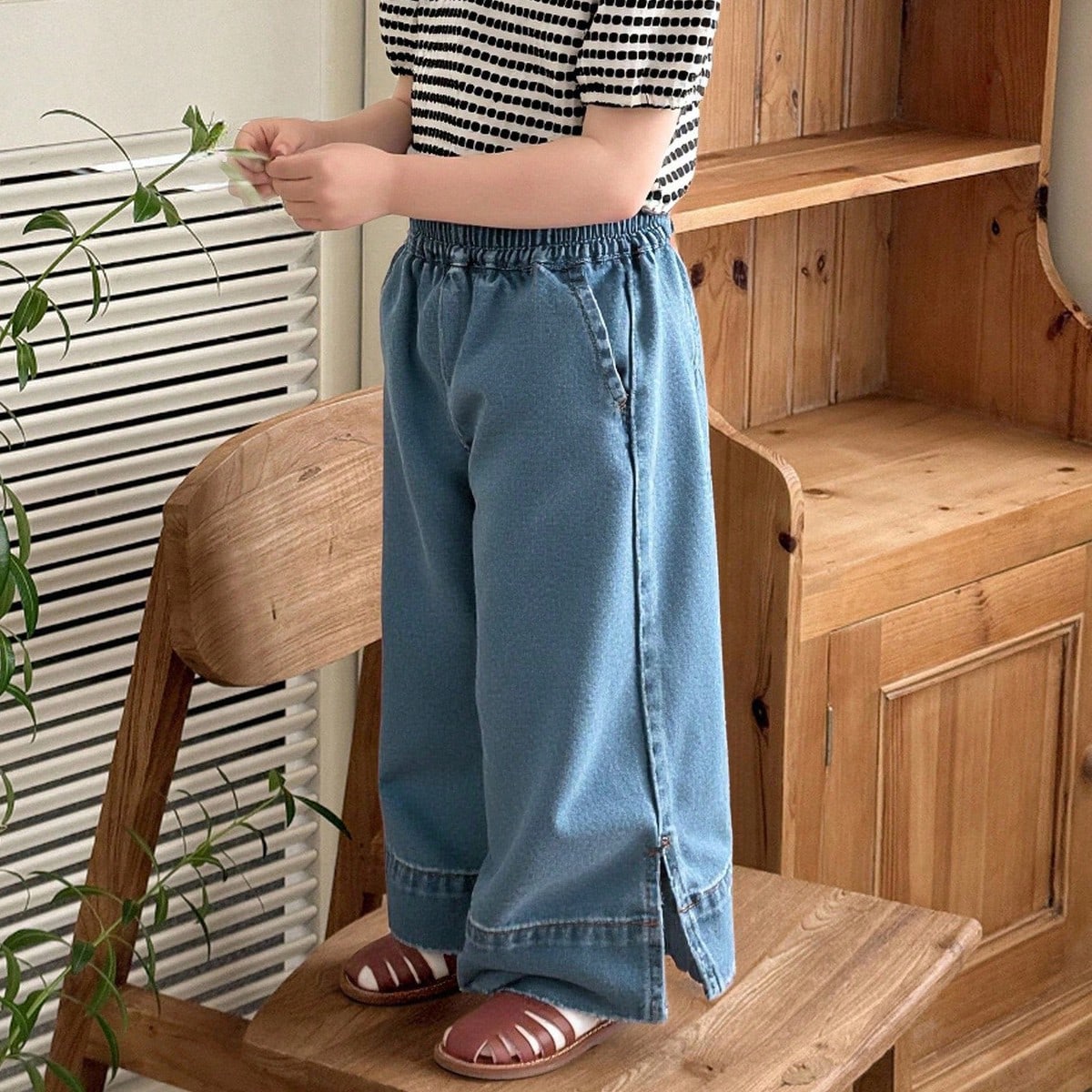 Jeans casuales con cintura elástica, bolsillos y pierna acampanada para niñas jóvenes