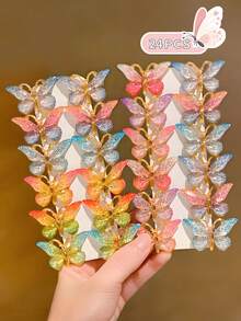 48 piezas Clips de pelo de mariposa 3D de resina coloridos y lindos para niñas, de calidad cristalina transparente, exquisitos y vivos, accesorios para el cabello. Adecuados para coletas, trenzas y otros peinados, agregando un ambiente. Adecuado para accesorios diarios para el cabello de niñas y la temporada de regreso a la escuela. Se puede combinar con diferentes peinados y atuendos. Clips de pelo de mariposa navideños, decoraciones navideñas, regalos navideños para niños