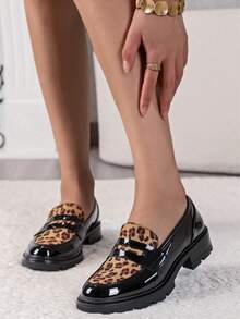 Women's Flat Slip-On Loafers, British Style Black Patent Leather High Vamp Retro Moccasins - Leopard - View 1