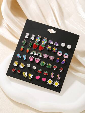 24 对可爱卡通耳钉套装，包括兔子、糖果、甜甜圈、仙人掌、草莓、蝴蝶、青蛙、蘑菇、樱桃、蜜蜂、瓢虫、彩虹图案，适合青少年