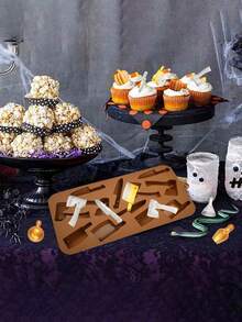 一套 4 个万圣节耐热硅胶模具，包括南瓜瓶和主题形状；这些模具柔软且易于拆卸；适用于塑造南瓜、瓶子、斧头、月亮、棺材、刀子等；非常适合万圣节烘焙、万圣节食品模具和万圣节派对用品。 - 彩色 - 查看 7