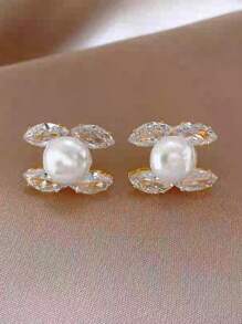 Elegant Adorable 18K Gold Plated Copper Double C Hoop Earrings, Suitable For Daily Wear And Parties