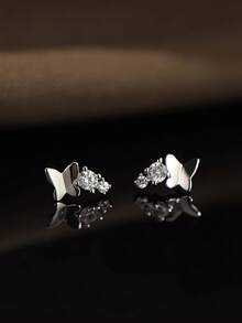 زوج من أقراط الأذن المرصعة بالزركون المكعب على شكل فراشة من الفضة الإسترليني عيار 925، هدية أقراط نسائية صغيرة رقيقة فاخرة أنيقة