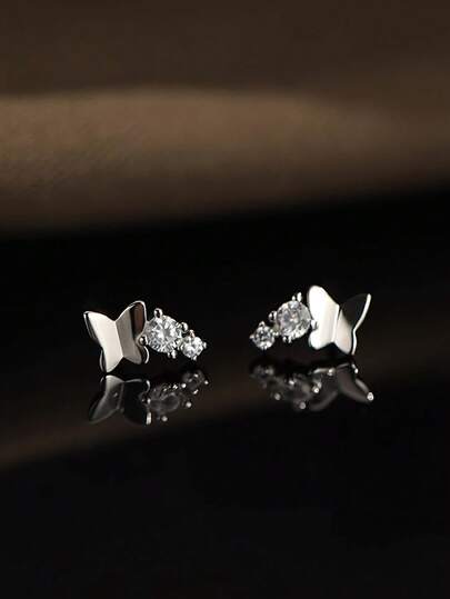 زوج من أقراط الأذن المرصعة بالزركون المكعب على شكل فراشة من الفضة الإسترليني عيار 925، هدية أقراط نسائية صغيرة رقيقة فاخرة أنيقة