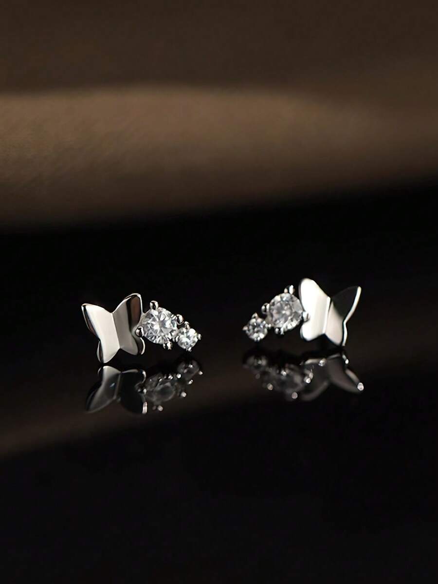 زوج من أقراط الأذن المرصعة بالزركون المكعب على شكل فراشة من الفضة الإسترليني عيار 925، هدية أقراط نسائية صغيرة رقيقة فاخرة أنيقة