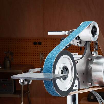 Belt Grinder Sander, 30 X 1-Inch Variable Speed Belt Polisher With VFD, 550W Polishing Grinding Machine With 2 Grinding Moulds & 3PCS Sanding Belts For Metalworking, Knife Making