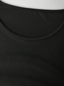 肌肉男健身无袖运动背心，适合举重、跑步、马拉松等运动，弧形下摆印花，也适合休闲外出和篮球运动。