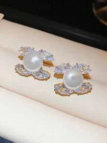 Elegant Adorable 18K Gold Plated Copper Double C Hoop Earrings, Suitable For Daily Wear And Parties