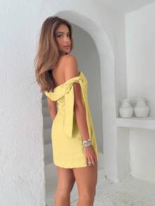 Short Off-The-Shoulder Dress With Bow - Elegance And Charm For Special Occasions - Lime Green - View 2