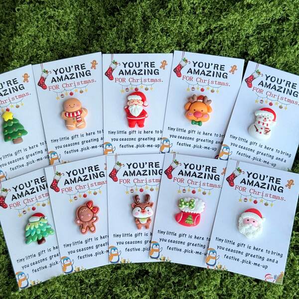 10 Pcs Resin Mini Christmas Hug Cards With Santa, Stocking, Gingerbread, Snowman, Reindeer Charms - Festive Encouragement Party Style Gifts For Friends And Family, Teachers, Suitable For Christmas Day, New Year's Day, Boxing Day, Halloween, Thanksgiving, Weddings