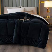1pc Skin-Friendly Milk Velvet Quilt, Machine Washable, Soft & Comfortable, Suitable For All Seasons