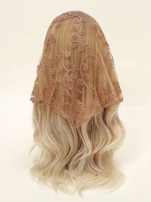 1件时尚花卉刺绣蕾丝头巾，复古女士三角头巾，优雅头饰发饰，教堂祈祷及婚礼面纱，新娘蕾丝曼蒂拉，秋季服装，女士情人节配饰