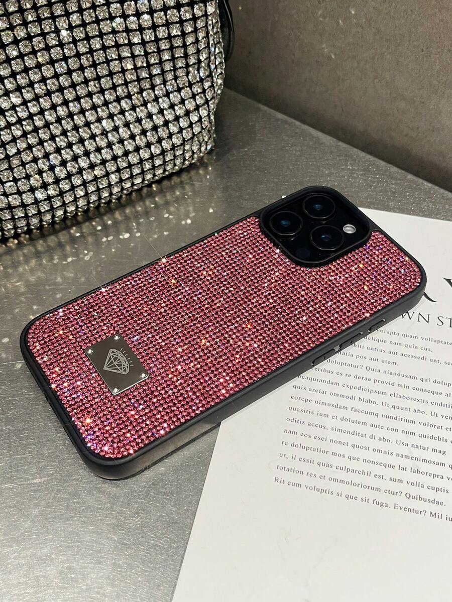 1 chiếc ốp lưng điện thoại màu đen đính đá lấp lánh, bóng bẩy và thoải mái, bao phủ toàn bộ bề mặt, tương thích với iPhone 16, chống nước, chống sốc, chống rơi vỡ và chống trầy xước.