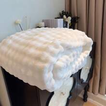 1pc Thickened Plush Geometric Pattern Multi-Purpose Blanket - Soft Light Beige-Friendly All-Season Use For Sofa, Bed, Car & Travel - Machine Washable White Cozy Comforter, Guest Room Accessory | Soundwave Technology Embossed | Soft Texture,Fall Decor,Autumn Decor,Room Decor