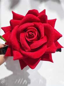 1个情人节法兰绒玫瑰花发爪夹，适合日常佩戴，送给朋友的礼物，时尚发夹，优雅发饰