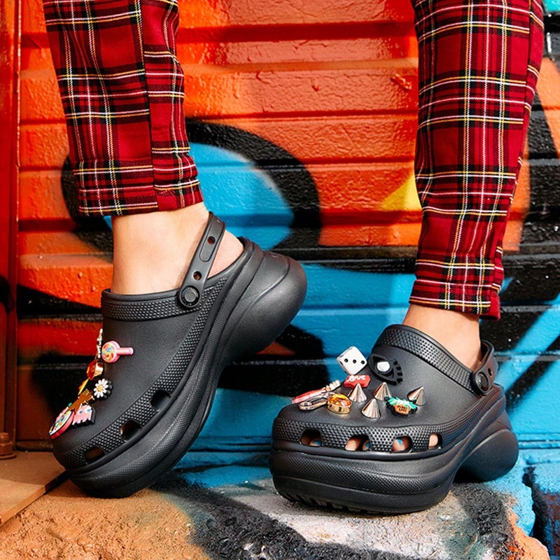 镂空木屐女鞋 2026 新款经典复古鲸鱼洞鞋，户外休闲套脚厚底露趾凉鞋，206302-001