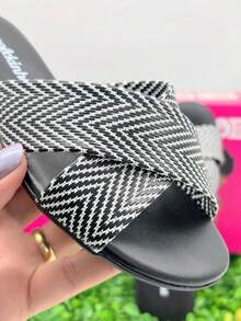Girls' Flat Sandals, Slide Molekinha, Comfortable Youth - Kepang Hitam - View 4