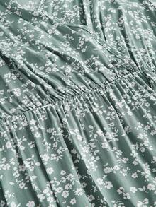 Enliva Jennifer_samantha_style Plus Size Boho Ditsy Floral Print Butterfly Sleeve Split Thigh Dress, For Summer, For Apple Rounded Body Shape - Mint Green - View 5