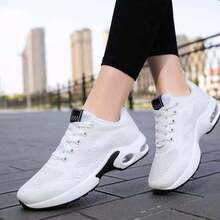 New Cushioning, Supportive, Breathable Women's Shoes, Low-Top Lace-Up Design / Red / White / Black Three Colors Available / Daily Sports + Daily Wear "Both, Wear To Show Vitality" "Weekend Parent-Child Sports" "Family Outdoor "Low-Top Classic Design" "Versatile And Comfortable To Wear" Can Be Used For Golf, Tennis And Other Mid-To-High-End American Sports. A Versatile Women's Shoe - 白色 - 查看 5