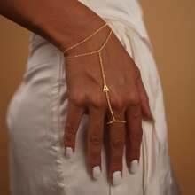 Initial Hand Chain For Women - Dainty Gold Ring Bracelet Hand Chain For Women , Letter A-Z Initial Link Charm Bracelets Personalized Gold Jewelry Gifts - 金色 - 查看 3