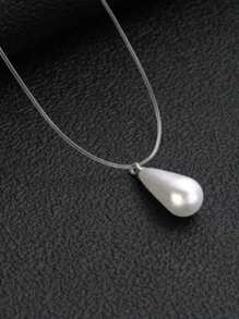 1 件方晶锆石镶嵌蛋形莫桑石银项链