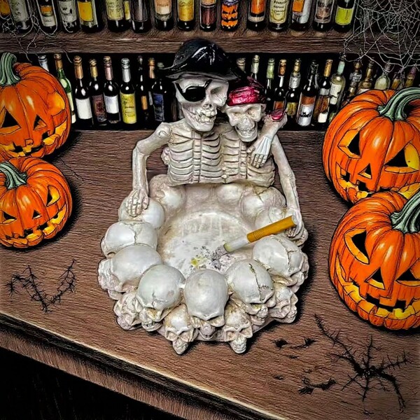 Halloween Skull Ashtray - Spooky Decor | Gothic Style Adult Party Centerpiece | Spooky Bar And Home Desktop Decor | Unique Gift For Horror Enthusiasts