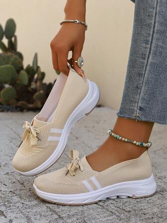 2025女式新款休闲百搭运动鞋纯色透气适合春夏秋季户外一脚蹬