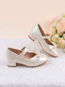 女童时尚白色和香槟色蝴蝶结装饰优雅高跟正装鞋，适合正式礼服、演奏会、芭蕾舞、婚礼、派对，适合幼儿、小女孩和大女孩