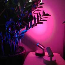 1 Stück Fernbedienung aufladbare Scheinwerfer, 7 Farben RGB Wandleuchte, Foto Wand Atmosphäre Beleuchtung, kein Verkabeln, kein Bohren, keine Installation, kabellose Hintergrundbeleuchtung für Zuhause