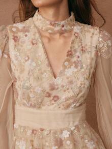 Savoree 女士优雅彩色刺绣连衣裙，长袖拼布褶皱网纱下摆派对婚礼宾客礼服 - 查看 2