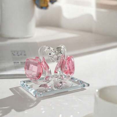 Romantic Choice! Exquisite And Elegant Crystal Swan Figurine, The Swan Design Is Intimate, Symbolizing Love And Purity. Suitable For Placing In Bedroom, Living Room And Other Spaces To Add A Romantic And Warm Atmosphere. Also Can Be Given As A Gift For Couples, Valentine's Day, Mother's Day To Express Best Wishes.
