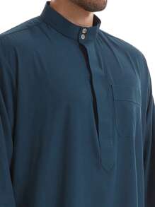 Herren Bademantel aus einfarbigem Rundhalsausschnitt, im traditionellen arabischen Stil