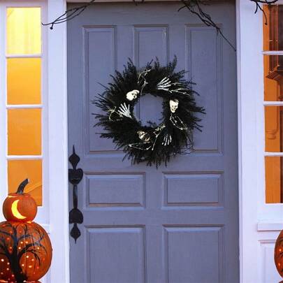 Halloween Skull Wreath Black Artificial Leaves Wreath For Front Door Wall Window Spooky Hanging Decorations