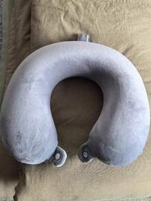 Almohada de viaje, almohada para el cuello, almohada de avión, almohada de viaje para coche, hogar y oficina, almohada de cuello para vuelos con botón a presión y funda suave, almohada en forma de U portátil para estudiantes y adultos, que soporta el cuello y protege la columna vertebral cervical mientras se estudia o se viaja en coche, oficina u otros lugares - Multicolor - Ver 3