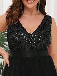 Plus Size Women Elegant V-Neck Sleeveless Sequin Mesh Bridesmaid Dress - Black - View 3