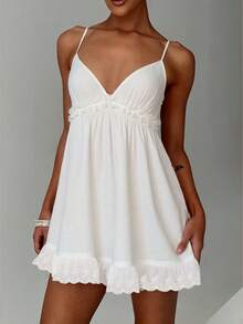 女士休闲性感波西米亚风假日亚麻 V 领宽松可爱短款吊带连衣裙，带花卉蕾丝拼接，适合音乐节、派对、时尚日常穿着、海滩度假、日常穿着