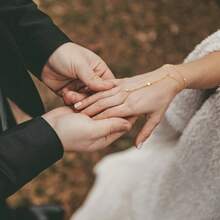 Initial Hand Chain For Women - Dainty Gold Ring Bracelet Hand Chain For Women , Letter A-Z Initial Link Charm Bracelets Personalized Gold Jewelry Gifts - 金色 - 查看 5