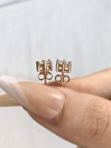 1Pair 6 Claws Classic Earrings 0.5CT-2.0CT Moissanite Rhinestone Earrings S925 Sterling Silver Wedding Earrings Engagement Stud Earrings Luxury Jewelry For Gifts Girls Women Anniversary - Rose Gold - View 2