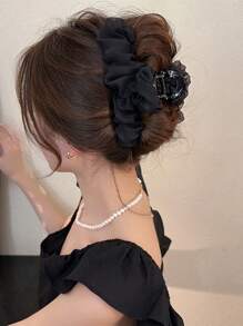 1pc Minimalist Elegant Organza Scrunchie Hair Claw Clip, Suitable For Everyday Wear (Affordable Price. Regular Material. Due To Craftsmanship, Some Clips May Have Adhesive Residue Which Can Be Removed Manually) Elegant Hair Accessories