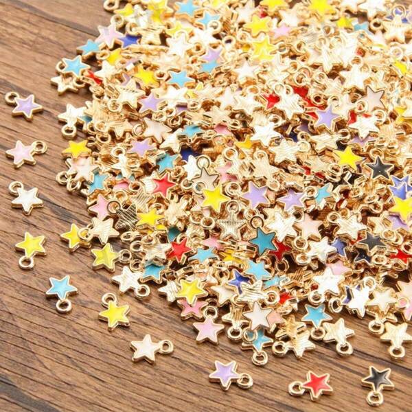 25/50 pièces Pendentif en alliage de petite taille en forme d'étoile avec émail et goutte d'huile, . Convient pour bracelet, collier, porte-clés, création de bijoux