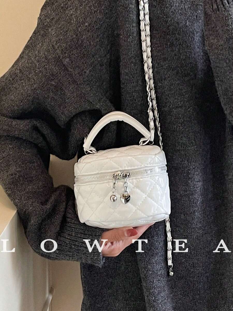 轻便迷你包、链条包、绗缝包、手拿包、水桶包、斜挎包，适合女孩、大学生、中年人和白领，非常适合办公室、大学、工作、商务、通勤、户外、旅行、徒步旅行等场合。