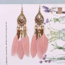 1 par de pendientes bohemios con borlas de plumas y cuentas, pendientes en forma de gota de agua adecuados para que las mujeres los usen en vacaciones