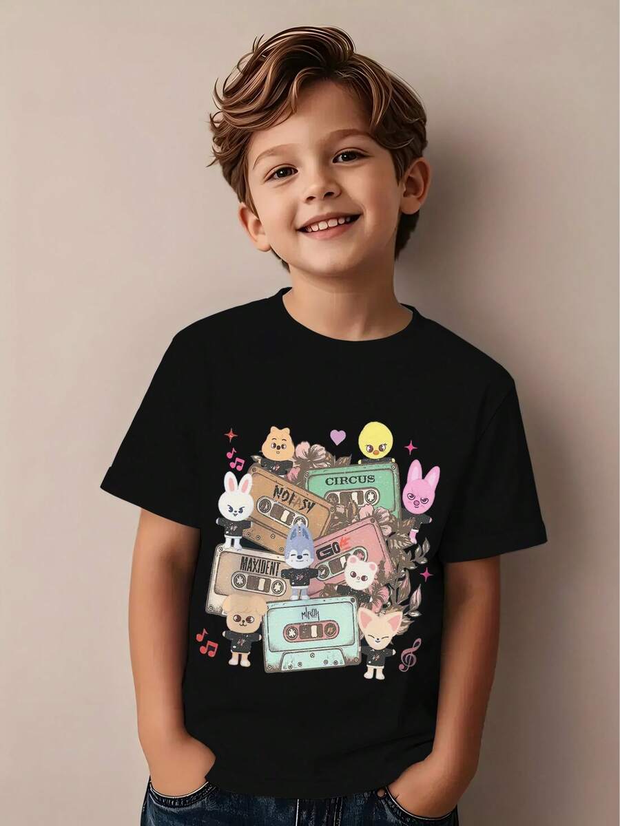 Stray Skzoo SKZ Album Graphic T-Shirt - Chibi Characters, Cassette & Floral Design - Unisex Streetwear For And, Music Lover Gift Black - 黑色 - 查看 1