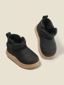 Schwarze Ankle Boots für Jungen und Mädchen im Alter von 3 bis 12 Jahren im Jahr 2025, komplett umhüllt mit Kunstleder-Obermaterial, wärmeisolierender Plüschfutter, rutschfest und abriebfest, Slip-On Ankle Boots, flach und cool im Grundstil, Kinder Winterstiefel, essentiell für Schule, Winterausflüge und Weihnachtsoutfits!