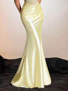 VIPGIRL 香槟色奢华柔软缎面无肩带束身礼服,垂褶紧身胸衣搭配高开衩设计,优雅伴娘礼服,性感正式礼服,适合婚礼、长款舞会、开斋节派对和红毯活动。 - 黃色 - 查看 10