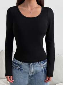 一件基础款休闲舒适圆领纯色长袖T恤，修身黑色打底衫，适合春、秋、冬季穿着。 - 黑色 - 查看 3